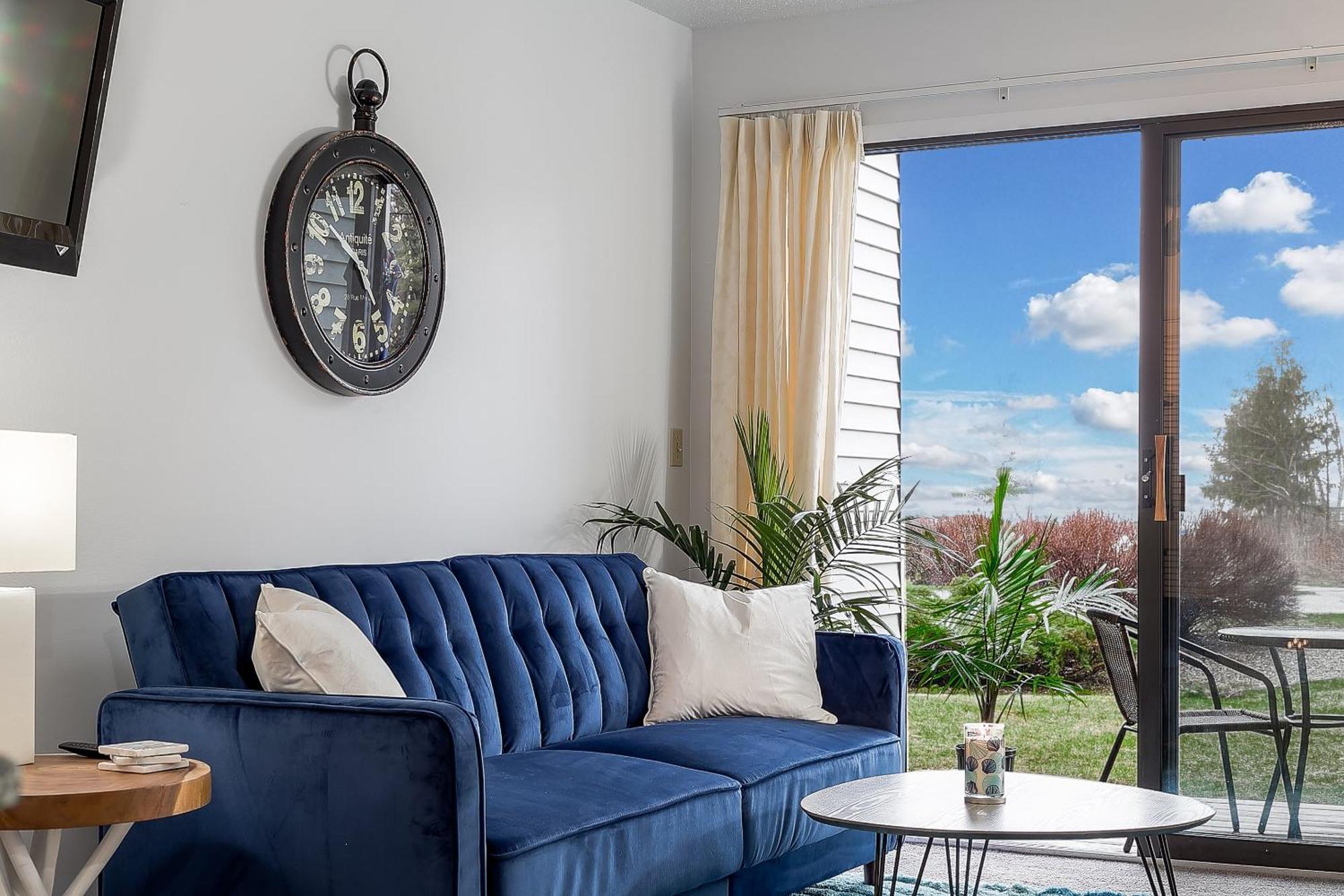 Beautiful Lake View Studio Condo At The Shores Traverse City Exterior photo