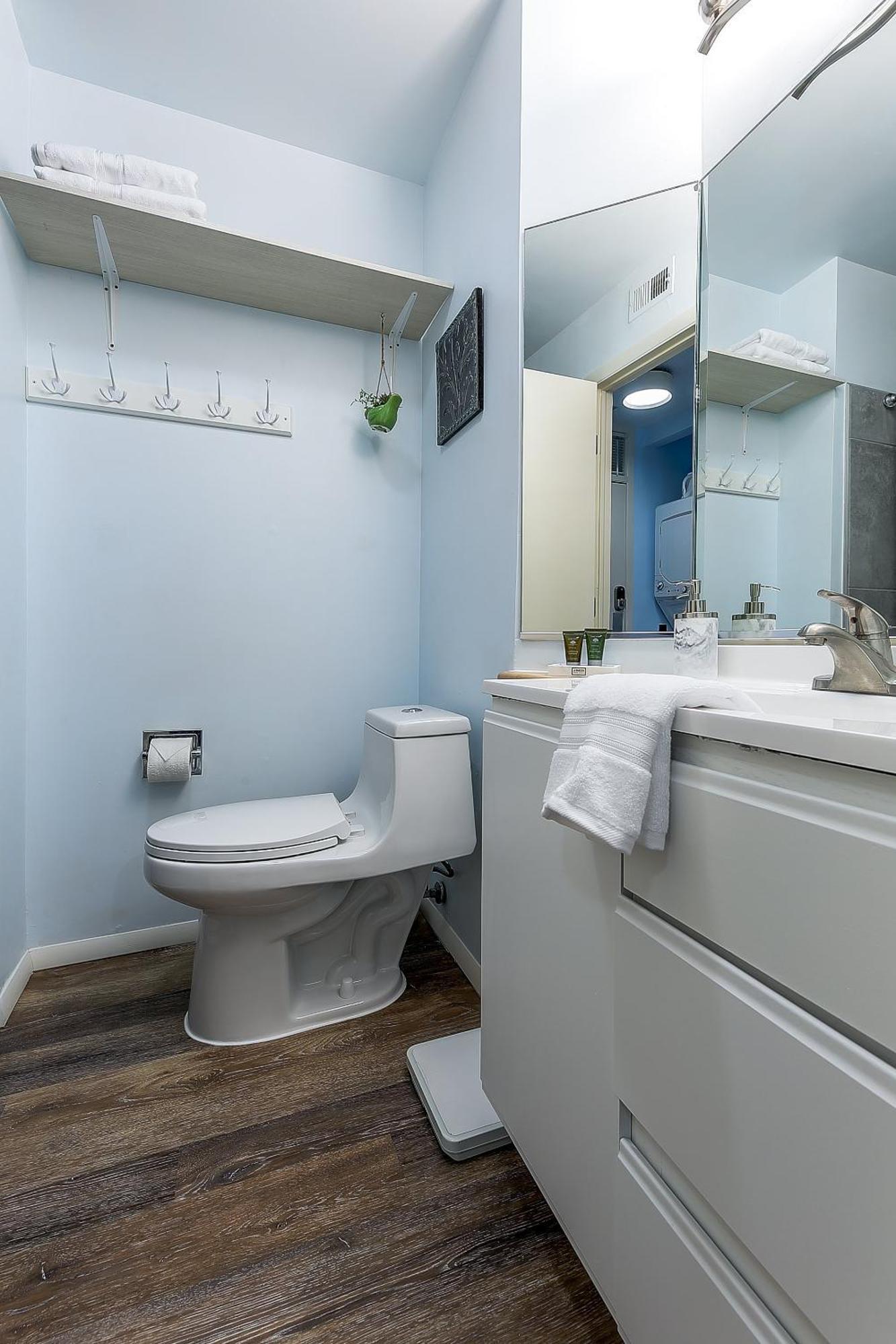 Beautiful Lake View Studio Condo At The Shores Traverse City Exterior photo